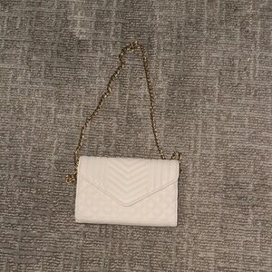 Francesca’s Elegant Cream Quilted Chain Bag